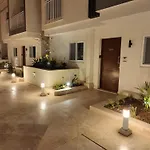 The Palm Court Apartament *