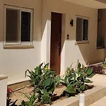 The Palm Court Apartament *