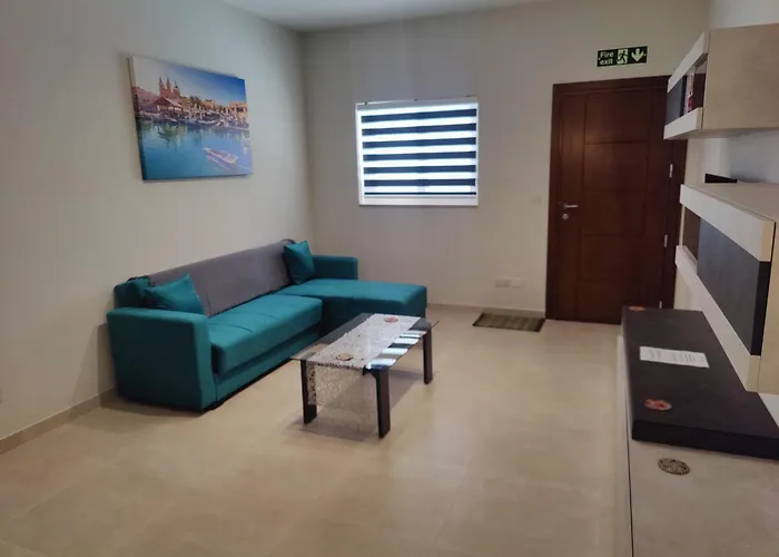 The Palm Court * San Pawl il-Baħar