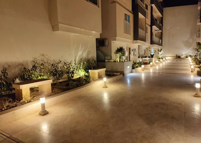 The Palm Court * San Pawl il-Baħar